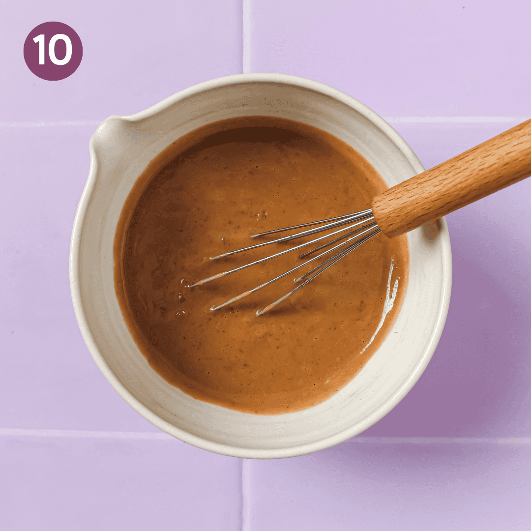 fully mixed peanut sauce in the bowl.